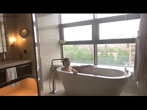 ❤️ 巨大的宝贝 激情地在浴室里撸起了她的阴部 Beautiful porn﹏﹏